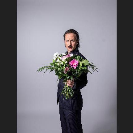 (c) Nora Obergeschwandner